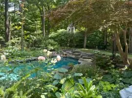 Mid-century private retreat