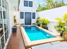 Canary Pool Villa Bangsaen