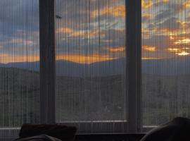 Panorama Lupilor, hotel in Coleşti