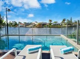 Luxurious Waterfront Paradise Stunning Views