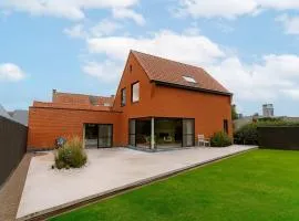 Charming Chic Stay with Garden Views & Parking