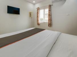 Hotel O SR Grand, ξενοδοχείο σε Bībīnagar