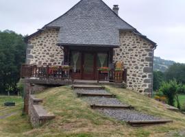 Chez Maurice et Sylvie, hotel v destinaci Laveissière