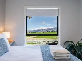 Tarras Countryside Retreat - Near Tourist Route