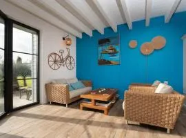 La Maison bleue Domainedecolomban