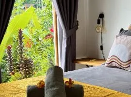 Little Munduk, full private villa