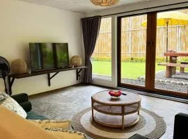 Little Munduk, full private villa