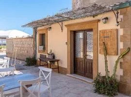 Casamari nel centro di Marzamemi