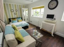Between Piers - Central- by Brighton Holiday Lets