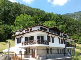 Къща за гости ДАЯНИЦА, hotel in Kopilovtsi