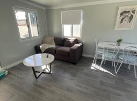 Cabin in Central Wagga, cabin in Wagga Wagga