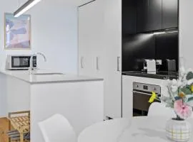 Stylish Dickson 1BR Perfect for Business and Leisure