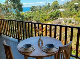 Makis' Vall&eacute;e, hotel con pileta en Ampangorinana