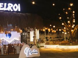 Manawari Beach Resort, hotel con estacionamiento en Caliclic