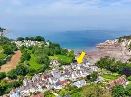 Fabulous seafront house with free parking