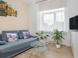 Five Bedroom Apartment for 12 in Gdańsk Center with Desk and Balcony by Noclegi Renters, hotel in Suchanino