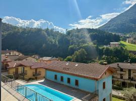 Ava Home - Deluxe apartment with mountain view, hotel Angolo Termében