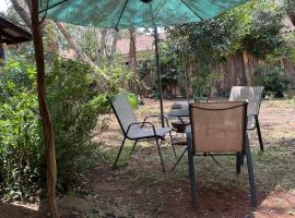 Karen Cottage with Private Garden WiFi, hotel v destinaci Nairobi