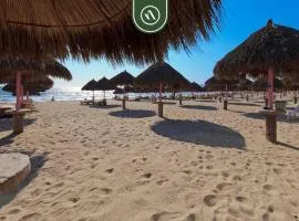 Amazing Studio with Terrace Overlooking the Ocean