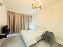 Mahenti - Lawnz · Well furnished apt with balcony