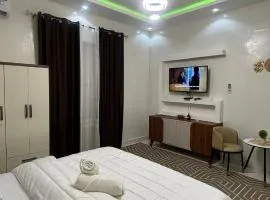 Chambre meublée