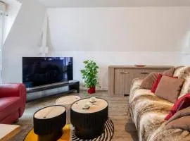 Beautiful apartment, shops within walking distance, Vannes 5 min