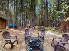 Deer Pine Cabin, hotel a Bigfork
