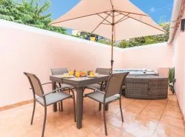 Stero House by Atlantic Holiday