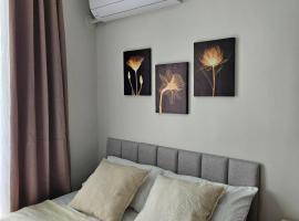 Cozy Studio with Balcony and Pool Near Airport and Beaches, hotel en Suba