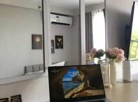 Cozy Studio with Balcony and Pool Near Airport and Beaches