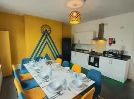 Home in Woodhouse, Leeds,Free 4 Car Parking,Free WiFi