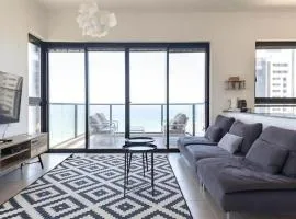 Oַ&O Group- Luxury Apt Tower Best Sea View Bat Yam