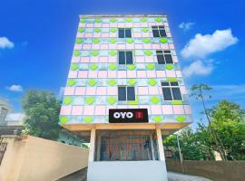 Hotel O The S2 INN, ξενοδοχείο σε Μπουμπάνεσβαρ