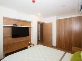 푸켓타운에 위치한 호텔 Calypso Condo Naiharn