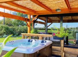 La Luna - Tiny House Spa - Romantique & Nature, tiny house in Saint-Yan