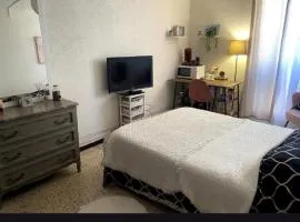 Loue chambre chez l'habitant