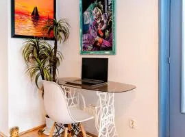 Central Art Apartment with Treasure Hunt, Free Parking & Self Check-In