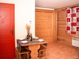 Studio cabine 6 personnes avec balcon, parking et casier à ski - FR-1-504-124, hotel in Uvernet-Fours