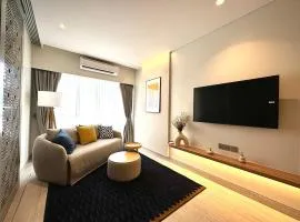 New apartments in a premium Laguna complex by the lake