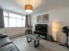Spacious 2 Bedroom House in Kingsbury NW London