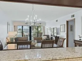 Oceanfront Two Bedroom Condo with Balcony and Heat