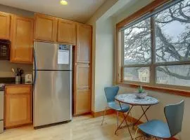 B2 Townhome with BBQ on the Deck