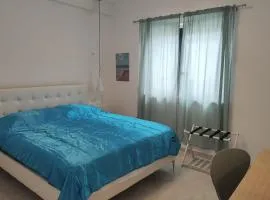 Apartment - Sleeps 4 - Pool - Parking