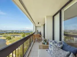 Renovated Two Bedroom Condo with Lake Views