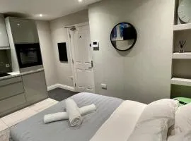 Nottingham Hotspot Studio, Brand New & Modern
