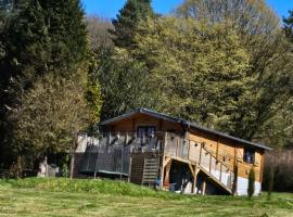 Chalet près du lac, hotel di Les Mazures
