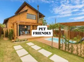 Casa com Banheira, Piscina e Quadra de Areia