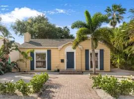 Incredible 3br Home with Yard near Beach and Downtown