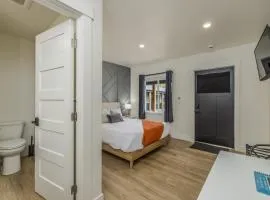 Cozy Studio in Heart of CDA Only 5 Min to the Resort And Lake