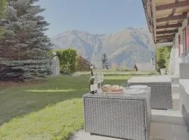 Liftside Terrace Retreat Modern & Cozy